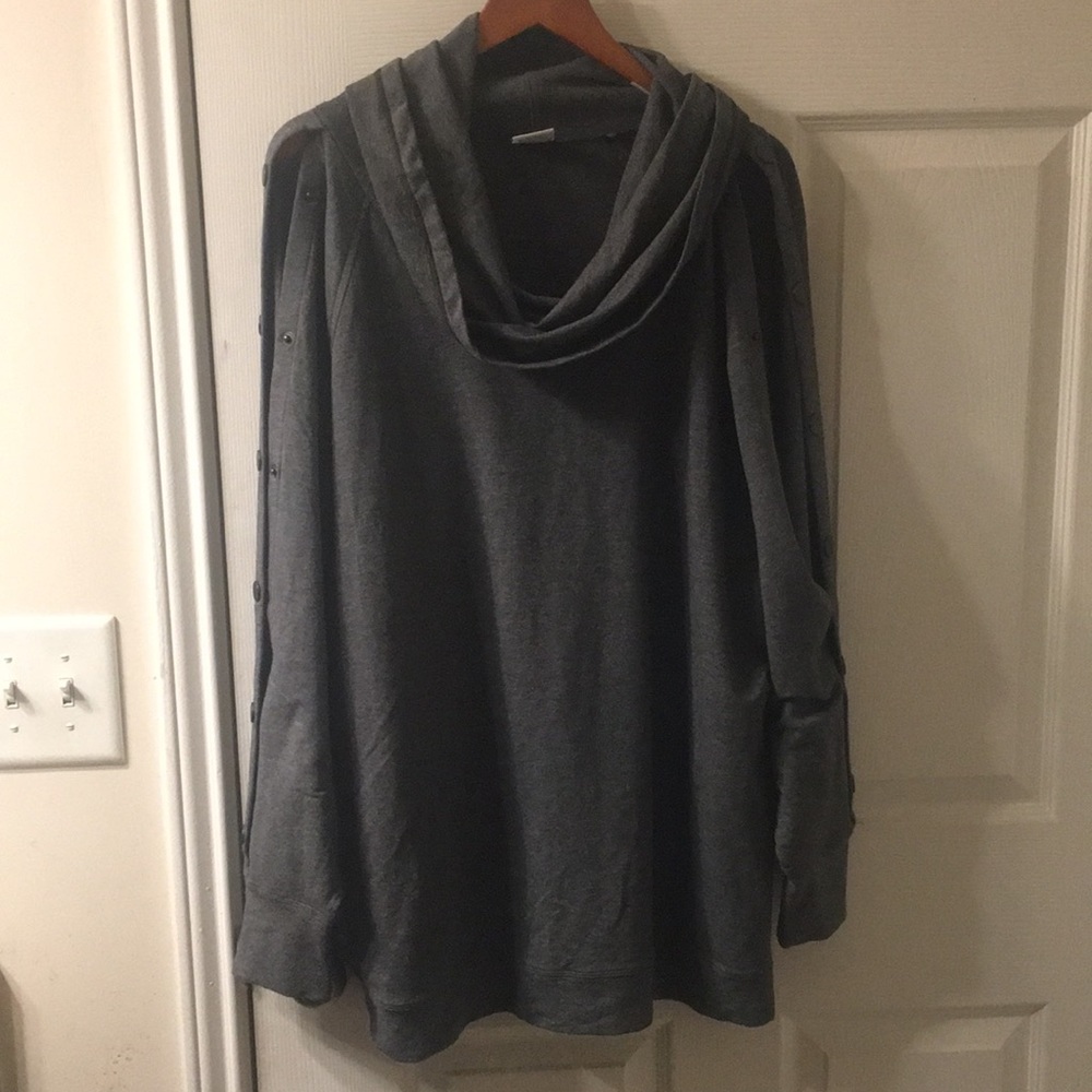 NWOT Cabi limited edition snap sleeve cowl size XL